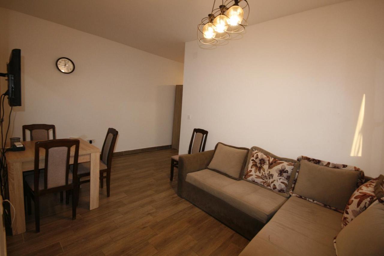 Apartmani Srdanovic Tivat Bagian luar foto