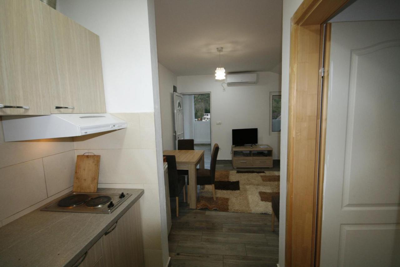 Apartmani Srdanovic Tivat Bagian luar foto